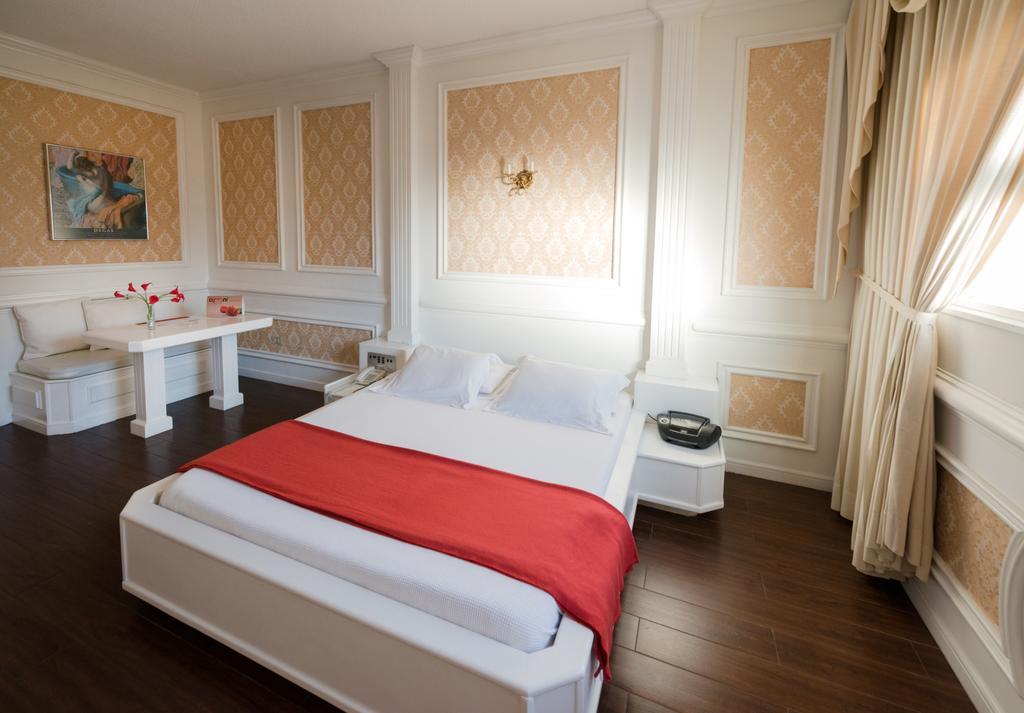 Omni Auto Hotel Guatemala City Room photo